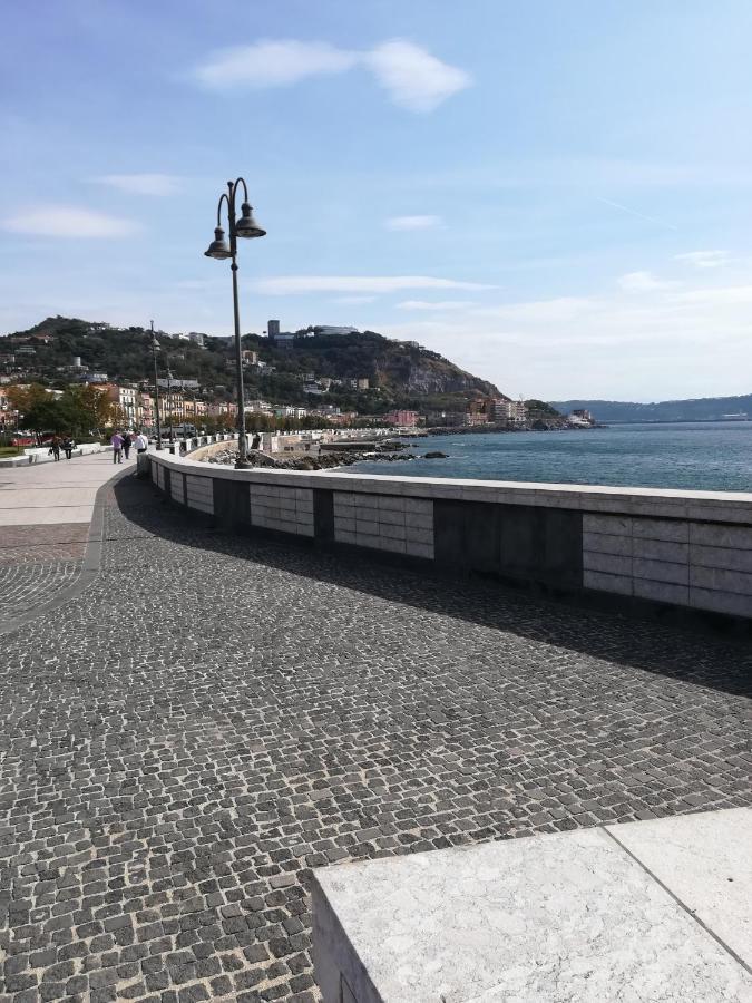 Flat Near The Sea In Pozzuoli Apartment Exterior photo