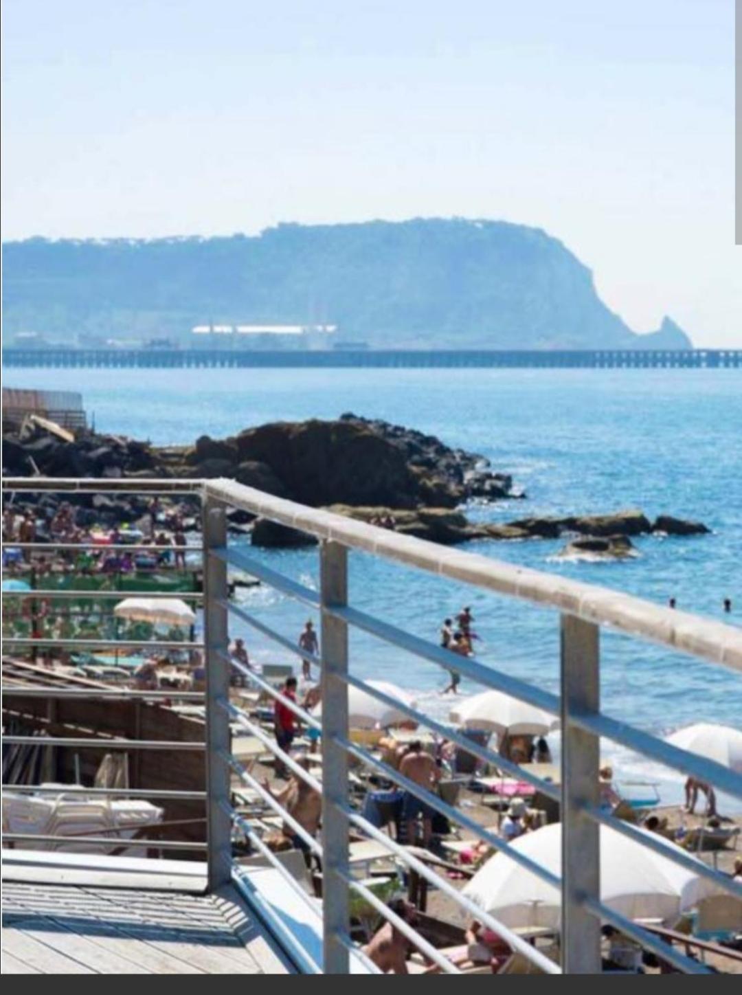 Flat Near The Sea In Pozzuoli Apartment Exterior photo